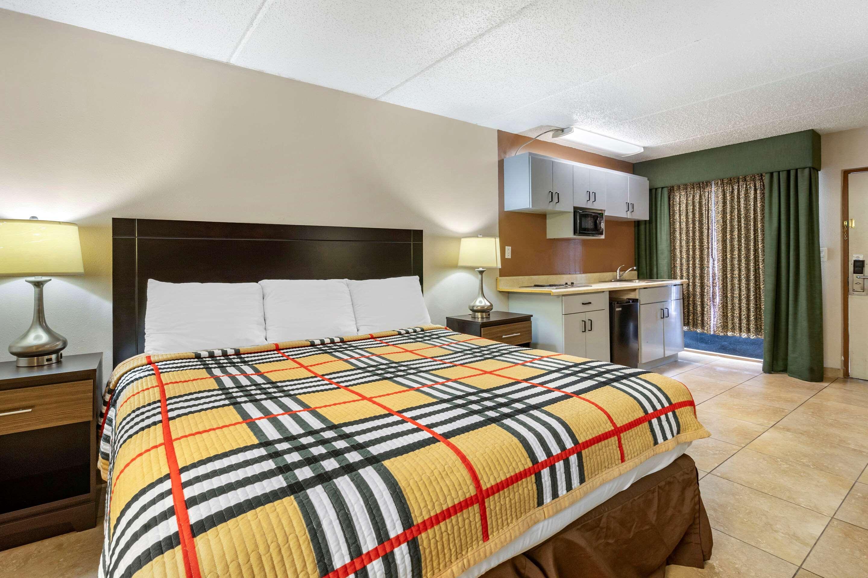 Rodeway Inn Clearwater-Dunedin Exterior foto