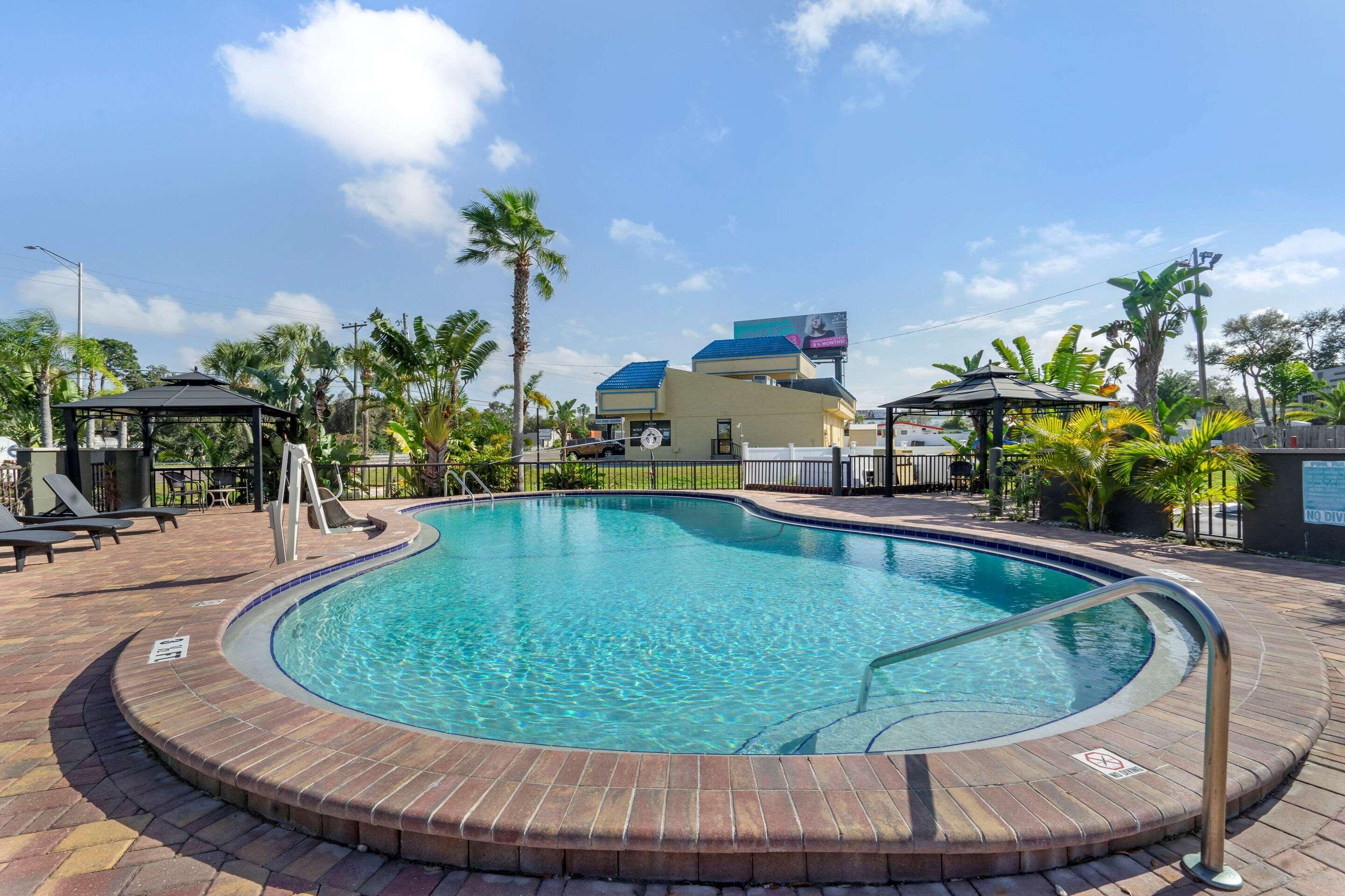 Rodeway Inn Clearwater-Dunedin Exterior foto