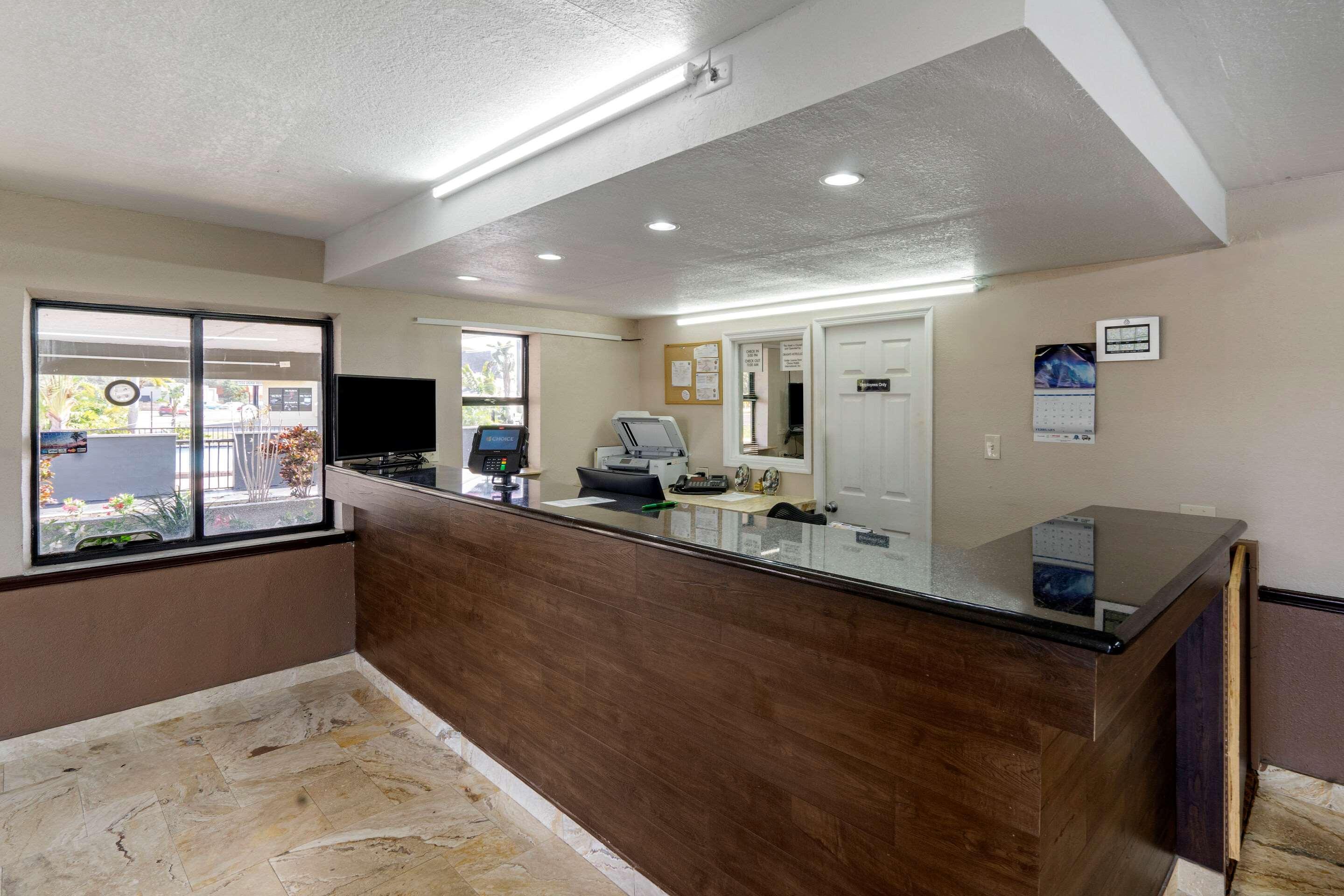 Rodeway Inn Clearwater-Dunedin Exterior foto