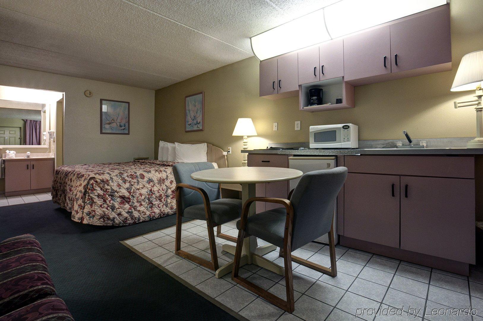 Rodeway Inn Clearwater-Dunedin Quarto foto
